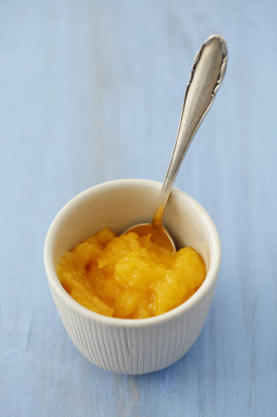 无人,竖图,俯视,室内,特写,白天,桌面,桌子,柠檬,水果,金属制品,阴影,蓝色背景,新鲜,反射,金属,木制,影子,勺子,陶瓷,生食,食品,果实,陶瓷制品,食物,一个,木制品,容器,调羹,汤匙,碗,果酱,摄影,有机食品,绿色食品,影棚,单个,储藏,储存,果子酱,益母果,柠果,彩图,高角度拍摄,影棚拍摄,拍摄,柠檬酱,贮存