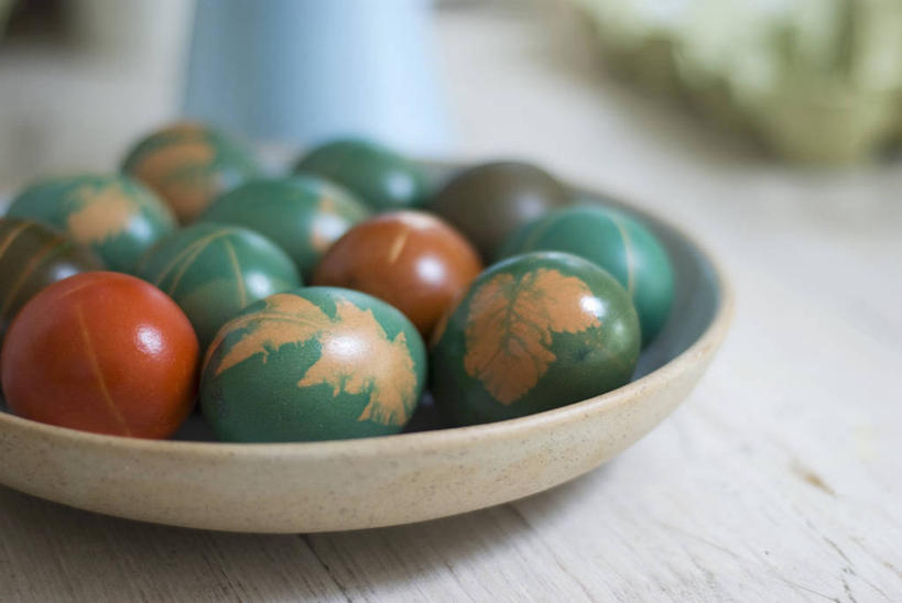 无人,横图,俯视,室内,特写,白天,桌面,桌子,复活节,许多,阴影,节日,朦胧,模糊,庆祝,反射,木制,影子,陶瓷,蛋,陶瓷制品,很多,文化,一个,木制品,容器,碗,庆典,单个,纪念,储藏,储存,彩蛋,复活节彩蛋,彩图,高角度拍摄,贮存