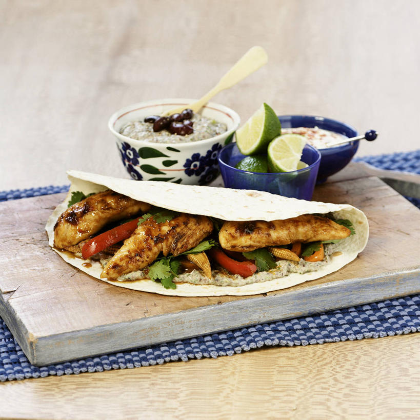 点心,无人,方图,俯视,室内,特写,白天,玉米,餐桌,桌子,蔬菜,一块,阴影,新鲜,反射,木制,棒子,纺织物,影子,陶瓷,玉蜀黍,鸡肉,肉,食品,案板,陶瓷制品,文化,饼,小吃,肉类,砧板,食物,糕点,两个,木制品,容器,毛巾,碗,甜食,清洁,有机食品,绿色食品,餐台,储藏,保暖,苞米,储存,苞芦,肉食,透气,鸡胸肉,玉米饼,防水,苞谷,包谷,大蜀黍,番麦,薏米包,玉高粱,玉麦,珍珠米,储水,耐磨,吸水,彩图,高角度拍摄,贮存