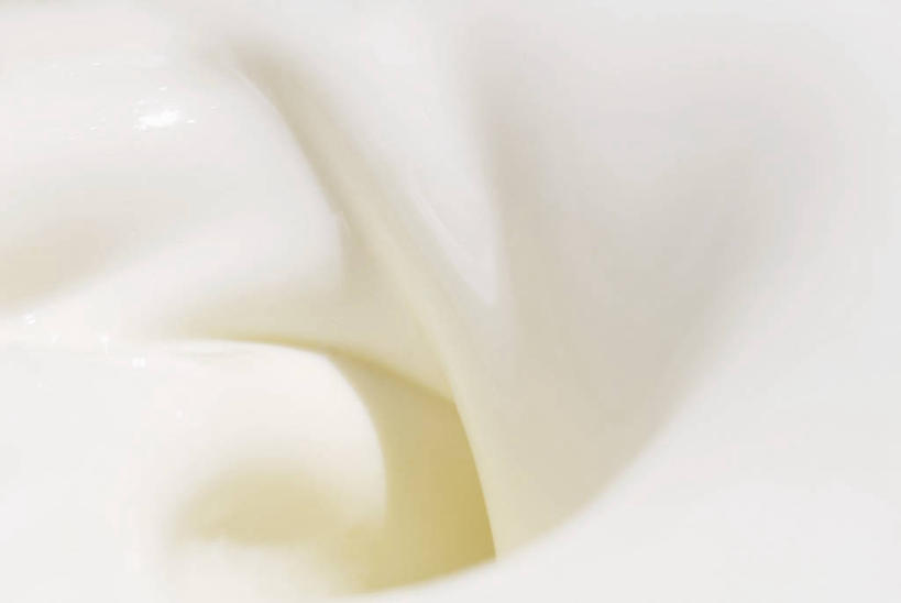 牛奶,无人,横图,俯视,室内,特写,白天,白色背景,水,阴影,飞溅,溅,反射,液体,影子,水滴,饮品,营养,水珠,饮料,白色,摄影,影棚,卫生,乳制品,奶,牛乳,喷洒,纯真,安神,洁净,光明,恬静,中间色,朴素,清白,彩图,高角度拍摄,影棚拍摄,拍摄