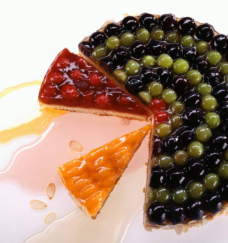点心,无人,竖图,俯视,室内,特写,白天,下午茶,餐桌,桌子,水果,许多,阴影,新鲜,环绕,围绕,反射,影子,生食,食品,果实,很多,环抱,食物,糕点,排列,一个,有机食品,绿色食品,单个,餐台,摆列,萦绕,彩图,高角度拍摄,布列,分列,蛋糕