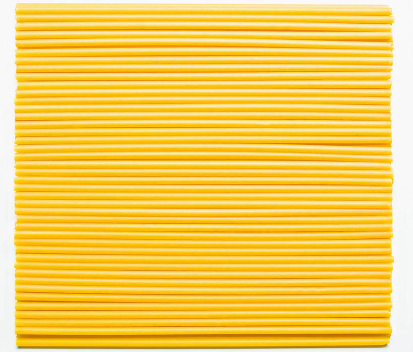 面食,面条,意大利面,无人,横图,俯视,室内,特写,白天,西餐,一排,许多,阴影,整齐,并列,并排,透明,反射,影子,面,料理,食品,辉煌,食物,排列,黄色,健康,西式,活泼,希望,暖色,队列,平行,光辉,光明,功名,轻快,彩图,高角度拍摄