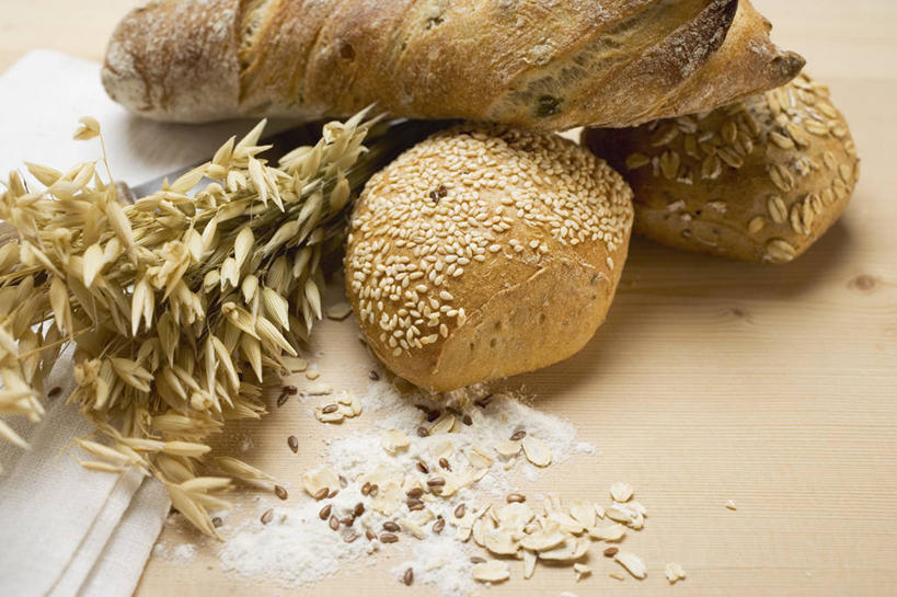 点心,面包,无人,横图,俯视,室内,特写,白天,餐桌,桌子,阴影,反射,粉末,影子,面粉,芝麻,面点,燕麦,粮食,法国面包,糕点,粉,餐台,法棍,农产品,长棍面包,原材料,法式长棍面包,脂麻,胡麻,白麻,巨胜子,玉麦,油麻,粉状,铃铛麦,裸燕麦,雀麦,野麦,莜麦,彩图,高角度拍摄