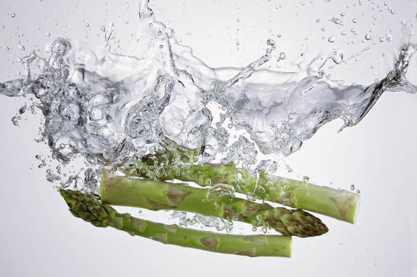 无人,横图,室内,特写,白天,白色背景,正面,水,芦笋,蔬菜,三根,阴影,飞溅,新鲜,溅,反射,液体,影子,水滴,食品,水珠,食物,摄影,有机食品,绿色食品,影棚,喷洒,猪尾巴,药鸡豆子,石刁柏,蚂蚁杆,龙须菜,狼尾巴根,彩图,影棚拍摄,拍摄