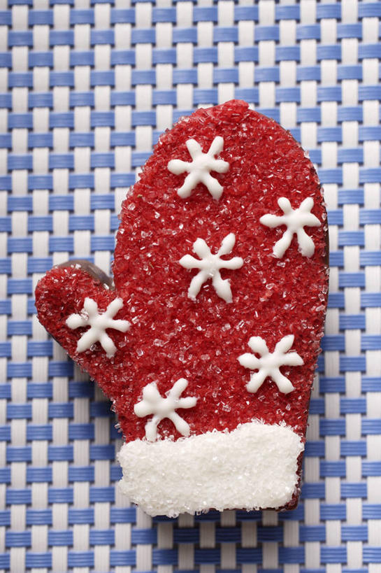 无人,竖图,俯视,室内,特写,白天,桌面,桌子,圣诞节,阴影,节日,庆祝,反射,木制,粉末,影子,调料,糖,调味品,调味料,文化,一个,红色,木制品,手套,庆典,粉,摄影,影棚,单个,纪念,糖粉,粉状,粉剂,彩图,高角度拍摄,影棚拍摄,拍摄,糖类