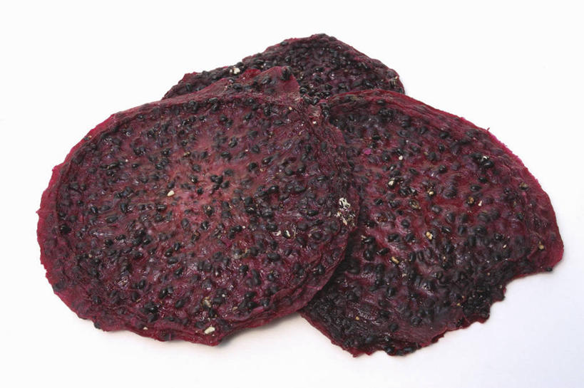 无人,横图,俯视,室内,特写,白天,白色背景,桌面,桌子,水果,切开,阴影,新鲜,反射,木制,影子,生食,食品,果实,火龙果,食物,木制品,切,青龙果,摄影,有机食品,绿色食品,影棚,剖面,切面,彩图,高角度拍摄,影棚拍摄,拍摄