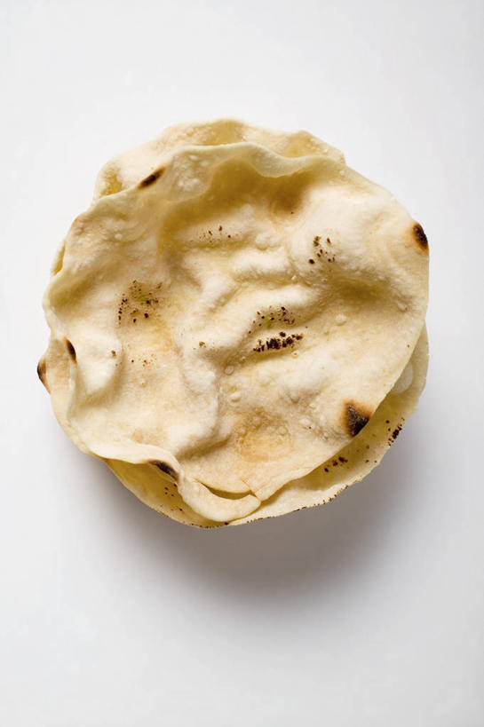 点心,面包,无人,竖图,俯视,室内,特写,白天,白色背景,桌面,桌子,阴影,反射,木制,影子,食品,面点,食物,糕点,一个,木制品,摄影,影棚,单个,彩图,高角度拍摄,影棚拍摄,拍摄