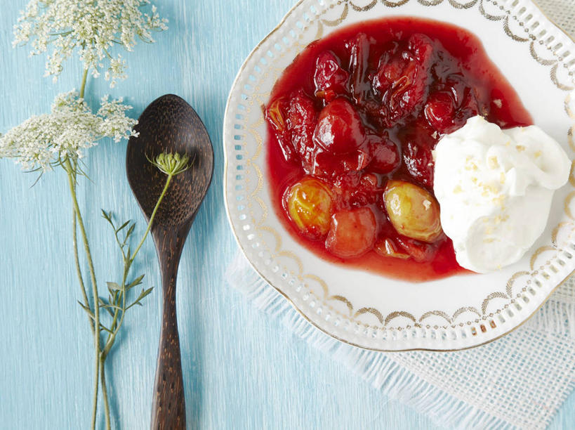 奶酪,葡萄酒,无人,横图,俯视,室内,特写,白天,奢侈,快乐,桌面,桌子,餐具,水果,阴影,蓝色背景,新鲜,盛开,反射,木制,碟子,粉末,盘,影子,勺子,生食,干酪,起司,沙拉,芝士粉,食品,梅花,果实,芝士,浪漫,营养,花蕾,色拉,沙律,水果沙拉,酒,花,花瓣,花朵,鲜花,食物,饮料,一个,盘子,木制品,调羹,碟,汤匙,香槟,花苞,花蕊,粉,乳酪,诱惑,摄影,有机食品,绿色食品,影棚,单个,色拉酱,乳制品,高雅,坚强,千岛酱,发酵,气泡酒,起泡酒,汽酒,粉状,粉剂,梅,彩图,高角度拍摄,影棚拍摄,高兴,欢笑,拍摄