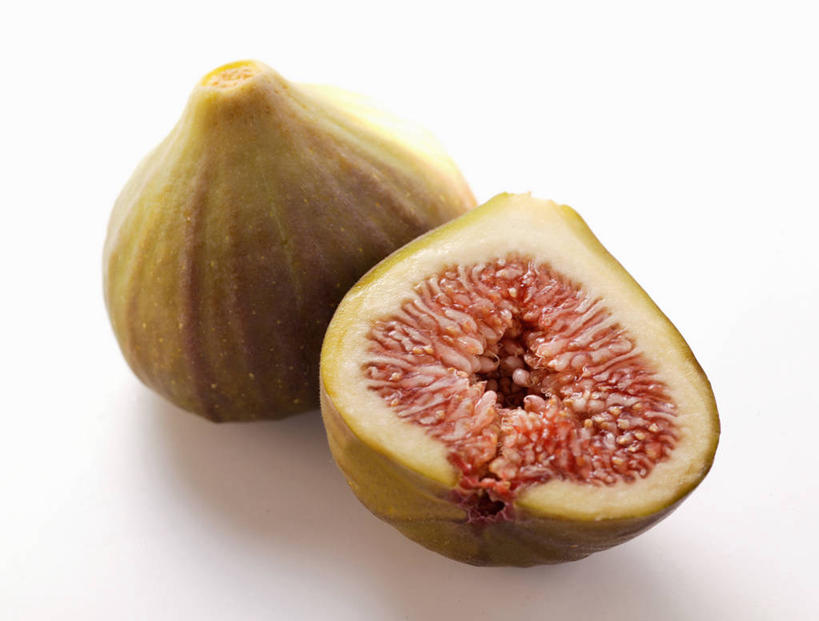 无人,横图,俯视,室内,特写,白天,白色背景,桌面,桌子,无花果,水果,切开,阴影,新鲜,反射,木制,影子,生食,食品,果实,食物,两个,木制品,切,摄影,有机食品,绿色食品,影棚,剖面,切面,映日果,树地瓜,奶浆果,蜜果,彩图,高角度拍摄,影棚拍摄,拍摄