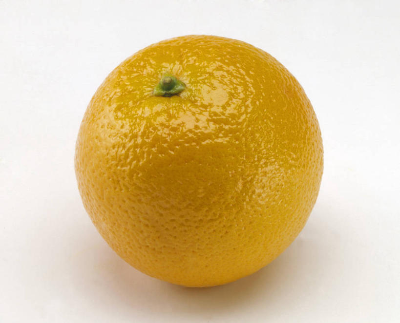 无人,横图,俯视,室内,特写,白天,白色背景,桌面,桌子,水果,阴影,新鲜,反射,木制,影子,生食,食品,果实,葡萄柚,食物,一个,黄色,木制品,西柚,摄影,有机食品,绿色食品,影棚,单个,朱栾,彩图,高角度拍摄,影棚拍摄,拍摄