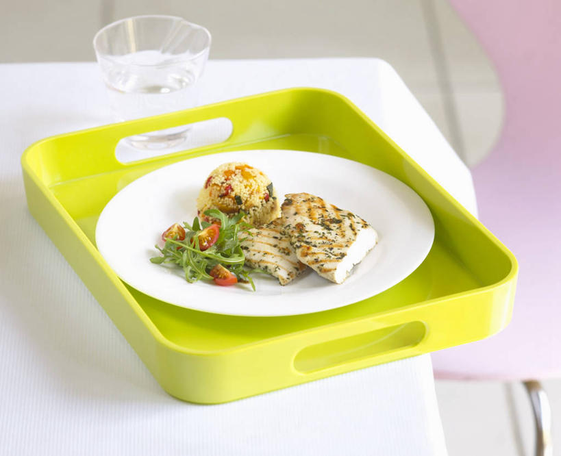 无人,横图,俯视,室内,特写,白天,水,桌面,桌子,蔬菜,杯子,餐具,叶子,阴影,新鲜,反射,木制,碟子,粉末,盘,液体,影子,鸡肉,面粉,肉,食品,绿叶,粮食,饮用水,肉类,玻璃制品,食物,一个,盘子,木制品,水杯,碟,矿泉水,嫩叶,粉,有机食品,绿色食品,单个,农产品,肉食,蒸馏水,鸡胸肉,原材料,粉状,叶,叶片,玻璃杯,彩图,高角度拍摄