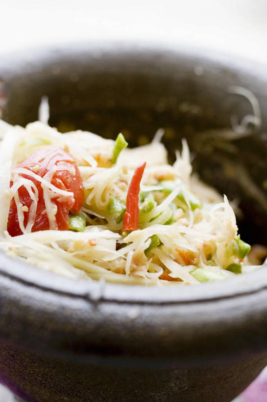 无人,竖图,俯视,室内,特写,白天,木瓜,水果,一堆,许多,阴影,堆叠,堆积,新鲜,反射,影子,陶瓷,生食,虾,沙拉,食品,果实,陶瓷制品,色拉,沙律,水果沙拉,大虾,食物,一个,容器,碗,摄影,有机食品,绿色食品,影棚,对虾,单个,色拉酱,储藏,堆,储存,千岛酱,斑节虾,奶匏,蓬生果,乳瓜,石瓜,万寿匏,东方对虾,中国对虾,万寿果,番木瓜,彩图,高角度拍摄,影棚拍摄,拍摄,贮存