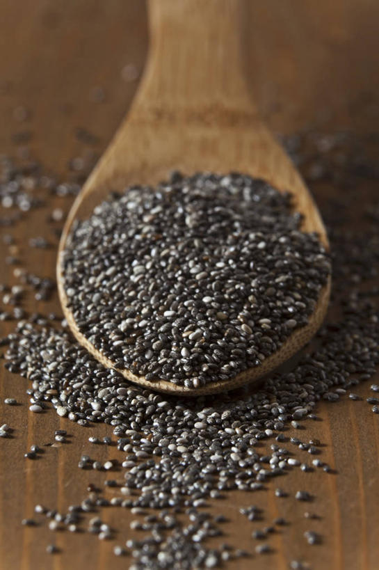 无人,竖图,俯视,室内,特写,白天,餐桌,桌子,一堆,许多,阴影,堆叠,堆积,朦胧,模糊,反射,木制,影子,勺子,种子,木制品,调羹,汤匙,摄影,影棚,餐台,堆,彩图,高角度拍摄,影棚拍摄,拍摄