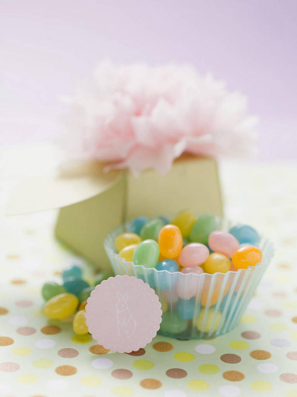 无人,竖图,俯视,彩色,室内,特写,白天,餐桌,桌子,礼盒,礼物,玻璃,复活节,一堆,许多,阴影,堆叠,堆积,粉色背景,节日,朦胧,模糊,庆祝,装饰,反射,丝绸,丝带,影子,纸盒,蛋,缎带,文化,玻璃制品,绸带,盒子,一个,包装盒,容器,礼品盒,碗,庆典,摄影,礼品,影棚,单个,餐台,纪念,储藏,堆,华丽,修饰,点缀,储存,彩蛋,复活节彩蛋,衬托,美观,雅致,雅观,彩图,高角度拍摄,影棚拍摄,拍摄,贮存