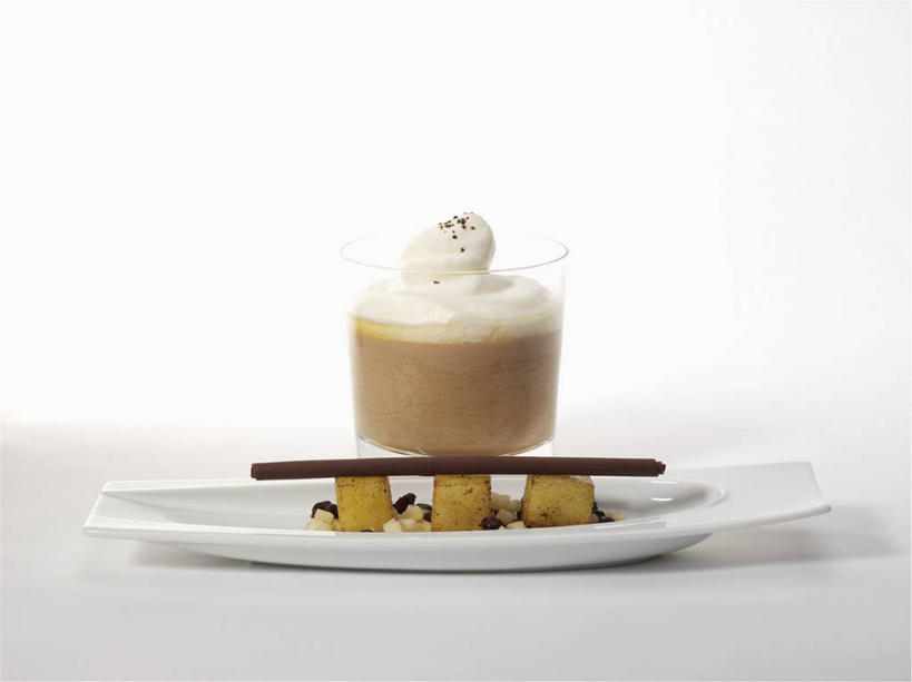 咖啡,无人,横图,室内,特写,白天,白色背景,正面,幸福,餐桌,桌子,杯子,餐具,阴影,反射,碟子,盘,影子,调味,香料,佐料,冰激凌,肉桂,一杯,清凉,娱乐,玻璃制品,饮料,一个,白色,盘子,水杯,碟,冷饮,享受,休闲,舒服,温馨,冰淇淋,放松,乐趣,摄影,影棚,单个,餐台,解暑,配料,提神,舒适,解渴,醒脑,雪糕,桂皮,舒爽,作料,软饮料,官桂,牡桂,筒桂,香桂,玉桂,冰糕,消暑,玻璃杯,彩图,影棚拍摄,拍摄