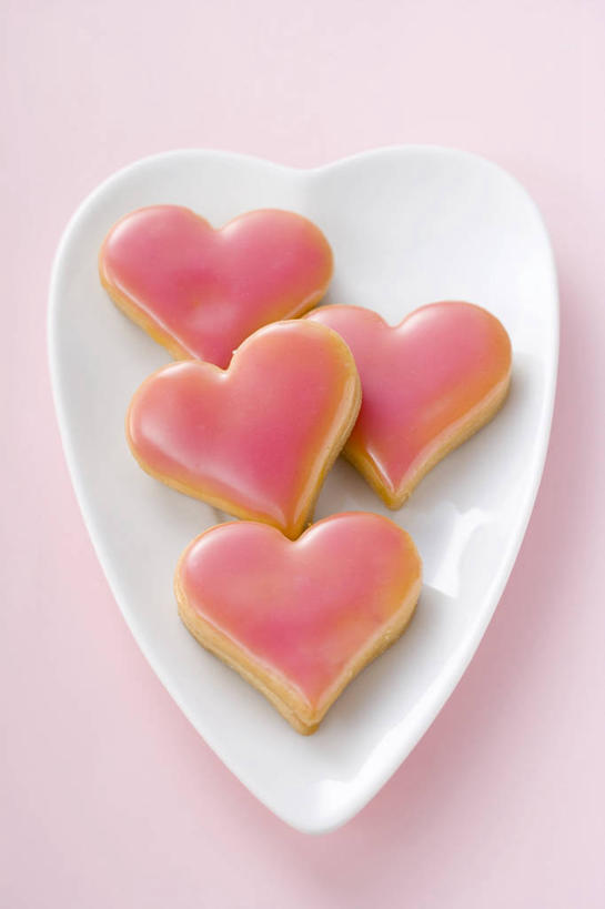 点心,无人,竖图,俯视,室内,特写,白天,爱情,餐桌,桌子,餐具,阴影,粉色背景,爱心,反射,碟子,盘,影子,食品,曲奇,浪漫,食物,一个,白色,盘子,碟,饼干,零食,四个,温暖,温馨,心形,恩爱,摄影,影棚,单个,餐台,和睦,曲奇饼,曲奇饼干,心型,彩图,高角度拍摄,影棚拍摄,拍摄,融洽