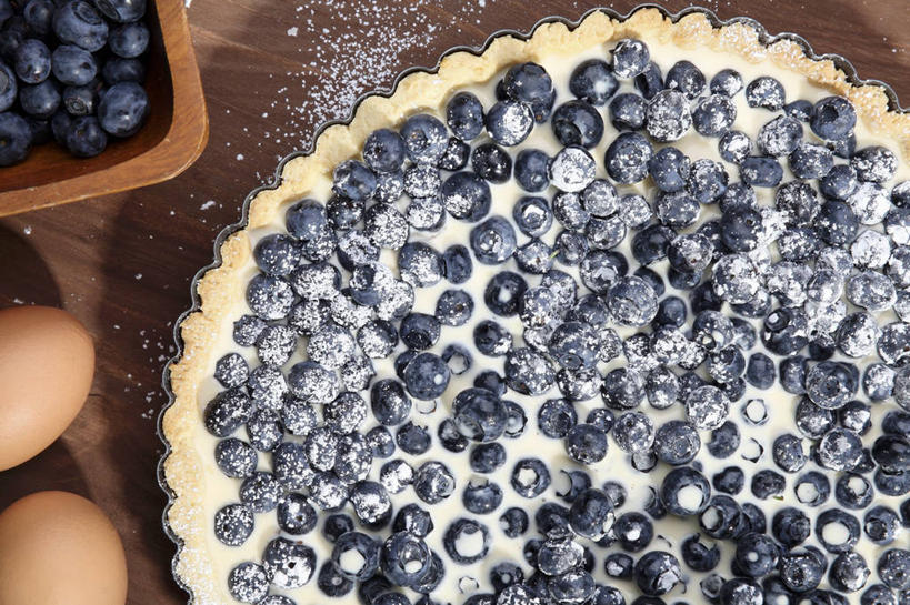 点心,无人,横图,俯视,室内,特写,白天,下午茶,餐桌,桌子,浆果,蓝莓,水果,一堆,许多,阴影,堆叠,堆积,新鲜,反射,影子,蛋,调料,鸡蛋,生食,食品,糖,果实,调味品,调味料,食物,糕点,两个,蓝色,摄影,有机食品,绿色食品,影棚,餐台,堆,卵,山都柿,蓝浆果,蓝靛果,彩图,高角度拍摄,影棚拍摄,拍摄,蛋糕