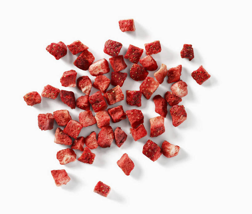 无人,横图,俯视,室内,特写,白天,白色背景,餐桌,桌子,草莓,浆果,水果,一堆,许多,阴影,堆叠,堆积,新鲜,反射,影子,生食,食品,坚果,果实,食物,红色,干果,摄影,有机食品,绿色食品,影棚,餐台,堆,洋莓,水果皇后,红莓,地莓,彩图,高角度拍摄,影棚拍摄,拍摄