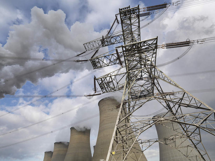 无人,横图,室外,白天,仰视,阴影,环保,电力,光线,钢材,电缆,电线,影子,支架,烟雾,云,云朵,云彩,电塔,蓝色,白云,蓝天,天空,阳光,天,发电厂,发电站,工业,排放,能源,晴朗,支撑,污染,回收,资源,核电站,核能,供电设备,利用,低碳,循环,高压电塔,冷却塔,高压输电线,高压电线塔,高压塔,持续,冷却,空气污染,核电厂,晴空,彩图,低角度拍摄,凉水塔