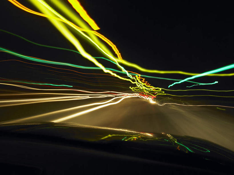 无人,横图,室外,夜晚,正面,长时间曝光,城市风光,城市,道路,路,路灯,公路,汽车,照明,阴影,光线,影子,灯光,交通,车,灯,黄色,天空,交通工具,轿车,天,行驶,照亮,照明设备,载具,曝光,马路,彩图