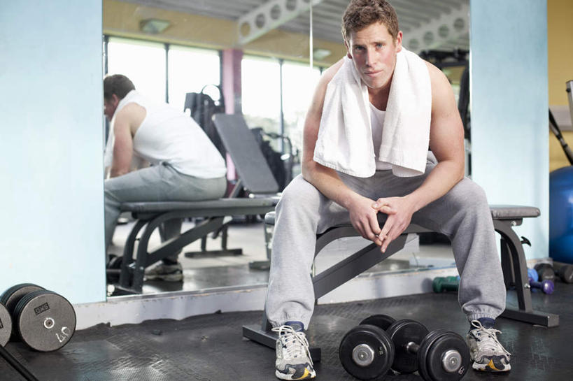 西方人,背部,两个人,伙伴,朋友,健身房,坐,横图,室内,白天,正面,运动服,友谊,窗户,落地窗,哑铃,椅子,欧洲,欧洲人,一条,许多,握,服装,朦胧,模糊,纺织物,墙,很多,注视,运动器械,玻璃窗,墙壁,墙面,衣服,白色,毛巾,观察,看,清洁,健身器械,搭,握着,服饰,观看,张开双腿,保暖,察看,衣着,穿着,搭着,关注,健身器材,透气,防水,衣饰,储水,耐磨,吸水,展开双腿,友情,男人,男性,年轻男性,白种人,坐着,彩图,全身,健身馆,运动器材,伸展双腿,运动装