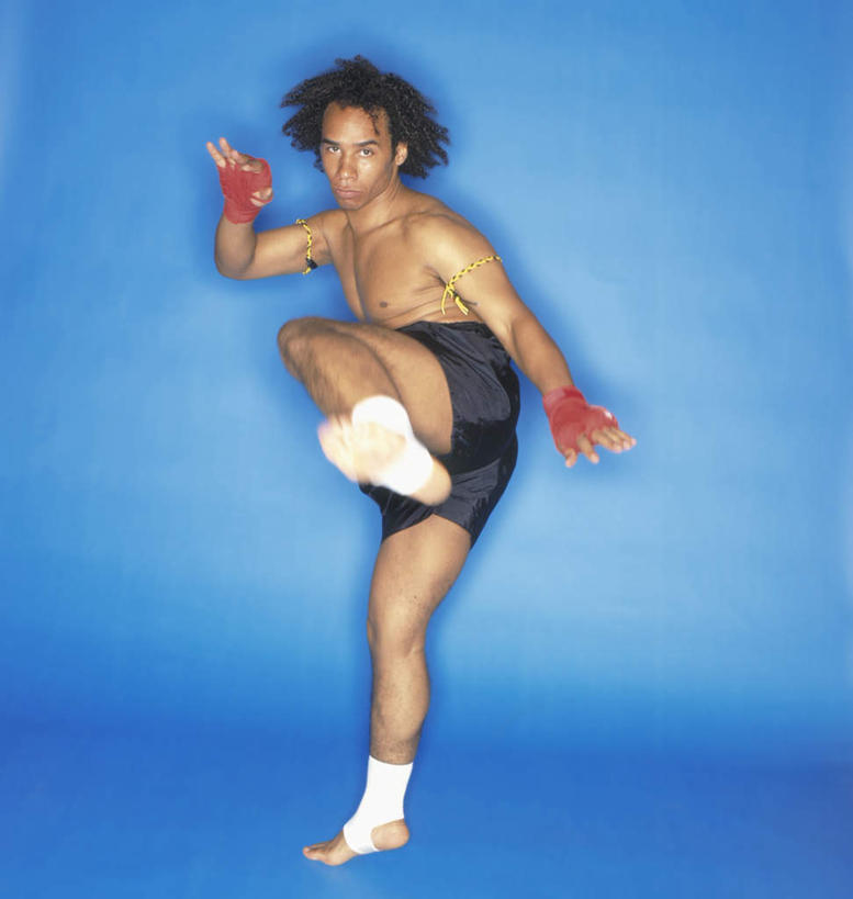 东方人,一个人,拳击手,站,伸展双臂,竖图,室内,白天,侧面,安全,竞争,拳击,亚洲,仅一个男性,仅一个人,对抗,蓝色背景,短裤,冲突,防护,拳击手套,抬腿,注视,黄种人,运动器械,袜子,仅一个年轻男性,手套,观察,看,站着,健身器械,摄影,影棚,观看,保护,察看,对立,关注,矛盾,保险,健身器材,敌对,挫败,斗争,抗拒,抗衡,保全,周全,安稳,安定,防护手套,平安,男人,男性,年轻男性,亚洲人,拳击家,拳击运动员,敞开双臂,伸开双臂,展开双肩,站立,张开手臂,张开双臂,彩图,全身,影棚拍摄,拍摄,运动器材