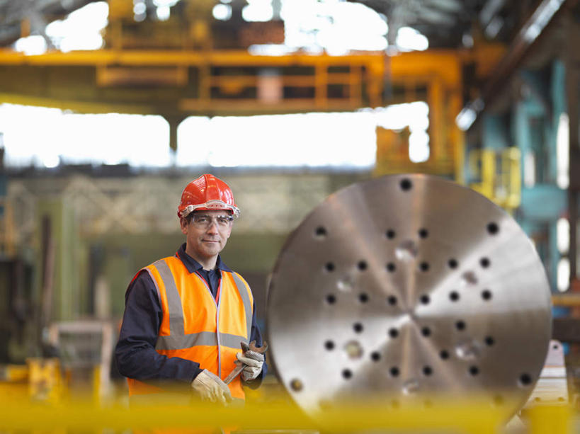 西方人,一个人,机修工,工厂,站,横图,室内,白天,正面,工作服,制服,安全,机器,窗户,帽子,金属制品,欧洲,欧洲人,仅一个男性,仅一个人,仅一个中年男性,握,朦胧,模糊,金属,头盔,防护,拿,拿着,注视,玻璃窗,工人,安全帽,手套,观察,看,站着,机械,握着,观看,保护,察看,关注,保险,保全,周全,安稳,安定,防护手套,工作制服,平安,男人,男性,中年男性,白种人,机械师,机修工人,站立,半身,彩图,工作套服,工地,制造厂,安全服,反光背心,反光服,反光衣