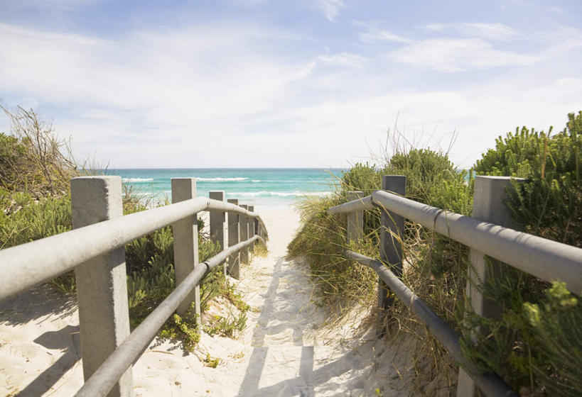 无人,栏杆,横图,室外,白天,正面,旅游,度假,海浪,海洋,美景,沙滩,植物,道路,路,非洲,南非,阴影,光线,沙子,影子,栅栏,海岸,景观,浪花,篱笆,水平线,云,云朵,围栏,小路,辽阔,交通,海平线,沙地,云彩,娱乐,护栏,树,树木,蓝色,绿色,白云,蓝天,天空,阳光,自然,海水,天,享受,休闲,广阔,景色,放松,生长,晴朗,成长,一望无际,自然风光,海景,阿非利加洲,南非共和国,无边无际,一马平川,大海,风浪,海,海水的波动,海滩,近岸浪,涌浪,晴空,彩图,水天相接,水天一线