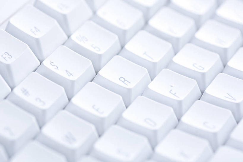 无人,横图,俯视,室内,特写,白天,键盘,静物,阴影,反射,影子,输入设备,通讯设备,白色,卫生,通信设备,纯真,洁净,光明,恬静,中间色,朴素,清白,电脑键盘,彩图,高角度拍摄