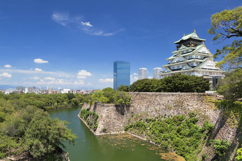无人,公园,高楼大厦,横图,室外,白天,正面,旅游,度假,办公楼,河流,名胜古迹,树林,水,植物,标志建筑,大厦,地标,建筑,摩天大楼,写字楼,日本,亚洲,阴影,波纹,遗迹,光线,影子,堡垒,城堡,屋顶,河水,水流,云,云朵,涟漪,中央区,云彩,顶棚,古迹,文物,娱乐,建设,古建筑,树,树木,蓝色,绿色,白云,蓝天,水纹,天空,阳光,自然,楼宇,波浪,天,享受,休闲,旅游胜地,商务楼,放松,大阪,大阪城公园,生长,晴朗,成长,要塞,古文明,东亚,本州,大阪府,本州岛,日本国,近畿地方,大阪城,近畿,水晕,设防,晴空,彩图,大楼,高层建筑,高楼,摩天楼