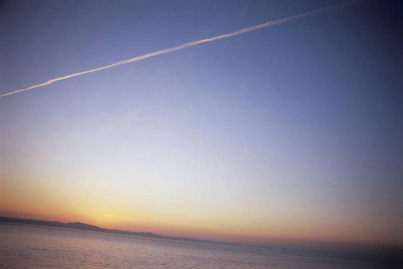 无人,横图,室外,白天,仰视,旅游,度假,日出,美景,日落,太阳,神奈川,日本,亚洲,景观,晚霞,霞光,烟雾,落日,朝霞,晨曦,黎明,神奈川县,娱乐,蓝色,蓝天,天空,阳光,自然,黄昏,天,享受,休闲,景色,彩霞,放松,污染,废气,自然风光,东亚,飞机尾迹,本州,尾迹云,机尾云,飞机拉烟,云带,尾迹,关东地方,本州岛,日本国,机尾迹,飞机尾气,夕照,薄暮,朝阳,夕阳,彩图,低角度拍摄,傍晚,卯时,破晓,日始,三浦半岛,斜阳