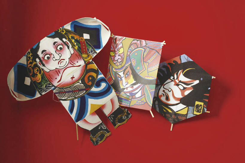 无人,横图,俯视,室内,特写,白天,游戏,静物,玩具,阴影,红色背景,反射,影子,玩,娱乐,三个,风筝,休闲,益智,放风筝,摄影,影棚,活动,纸鸢,发泄,消遣,智力,放鹞子,鹞,鹞子,鸢,木鸢,宣泄,玩耍,嬉戏,彩图,高角度拍摄,影棚拍摄,拍摄