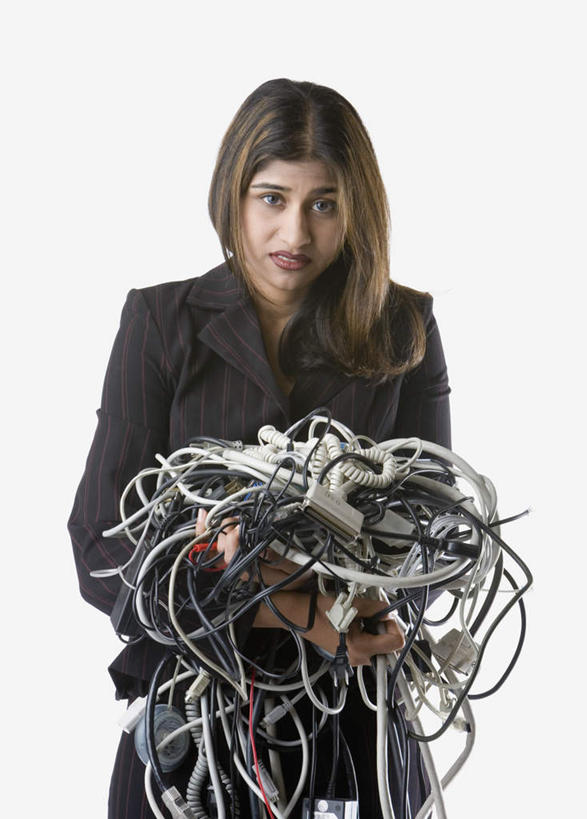 一个人,商务人士,商务女性,站,竖图,室内,白天,白色背景,正面,失败,亚洲,仅一个年轻女性,仅一个女性,仅一个人,许多,握,套装,沮丧,环绕,缠绕,电力,电线,线,电能,很多,凌乱,拿,线路,拿着,注视,观察,看,站着,难受,无奈,握着,摄影,影棚,观看,电,失望,悲伤,电源,电源线,察看,混乱,伤心,难过,关注,失落,商务装,能量,纠缠,工薪阶层,颓废,挫败,受挫,落败,落空,错过,失足,失意,失策,失算,颓丧,衰颓,悲哀,懊丧,颓靡,气馁,丧气,纷乱,缭乱,庞杂,败北,挫折,失利,年轻女性,女人,女性,亚洲人,印度人,白领,上班族,站立,半身,彩图,影棚拍摄,拍摄