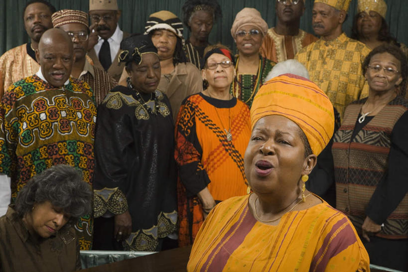 西方人,胡须,伙伴,朋友,歌唱家,站,横图,室内,白天,正面,民族服装,友谊,合作,团队,欧洲,非洲,黑人,欧洲人,服装,眼镜,许多人,注视,衣服,观察,看,站着,一群人,战略,唱歌,服饰,观看,察看,衣着,穿着,关注,演唱,近视眼镜,歌唱,联合,合谋,衣饰,配合,协作,老年男性,老年女性,男人,男性,女人,女性,中年男性,中年女性,非洲人,胡子,小胡子,歌手,站立,半身,彩图,传统服装,民俗服