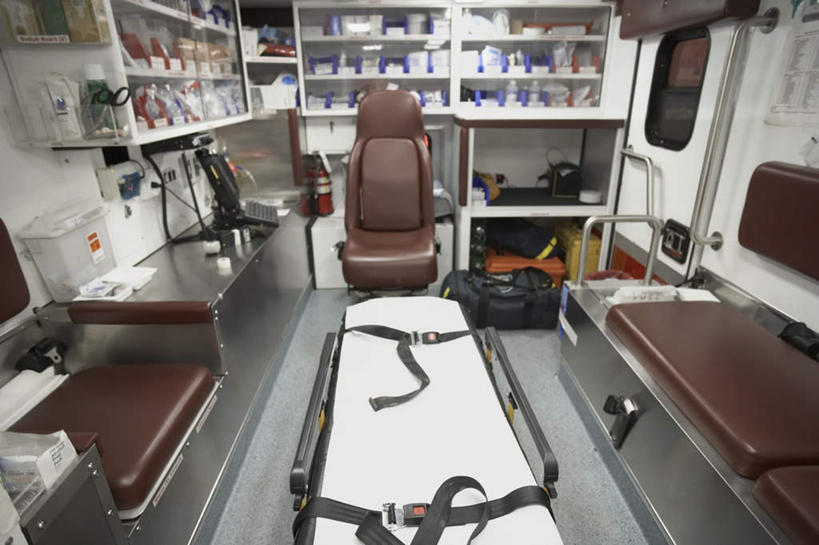 无人,医院,横图,室内,白天,正面,安全,床,柜子,药剂,床单,带子,防护,储物柜,被子,安全带,病床,绳子,药品,治疗,保护,绳索,药物,医疗,被单,储存,保险,预防,医疗机构,安全绳,保全,周全,安稳,安定,储备,蕴藏,贮备,平安,彩图,病院,诊所,护理床,医疗床,贮存