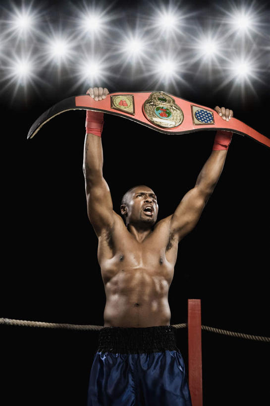 西方人,肌肉,健壮,一个人,拳击手,体育馆,栏杆,运动场,站,举,竖图,室内,白天,仰视,锻炼,成功,胜利,比赛,运动,拳击,照明,欧洲,非洲,黑人,欧洲人,仅一个男性,仅一个人,仅一个中年男性,阴影,光线,影子,围栏,灯光,大喊,注视,体育场,腰带,护栏,裸露,灯,灯具,观察,看,托,站着,张嘴,健康,光彩,活力,力量,观看,青春,聚光灯,大叫,照亮,察看,强壮,照明设备,关注,裸,荣誉,奖品,张大嘴巴,配饰,运动馆,荣耀,裤带,大呼,光荣,体育,男人,男性,中年男性,非洲人,拳击家,拳击运动员,张开嘴,举起,举手,举着,向上举,向上伸,向上托,站立,半身,彩图,低角度拍摄,健身,拳王腰带,拳王金腰带