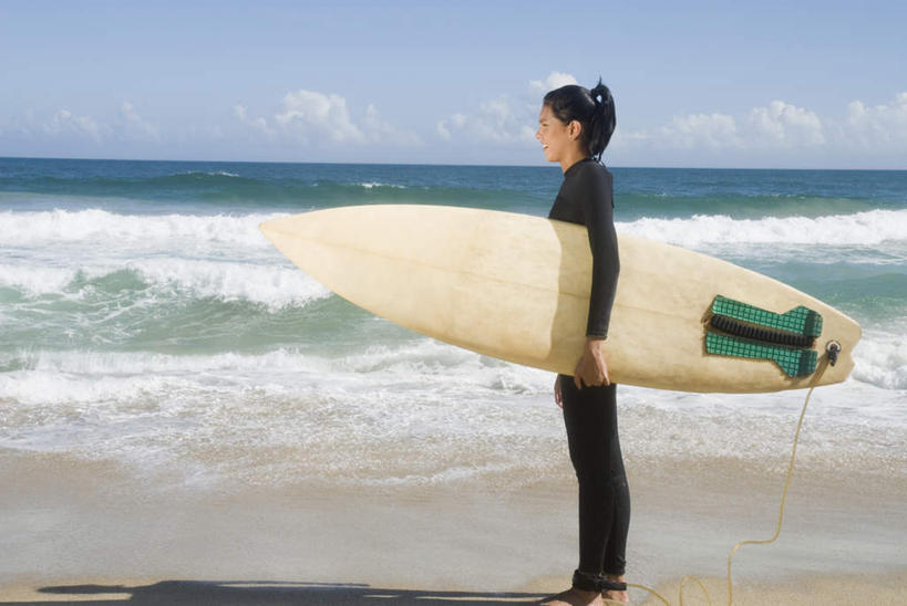 冲浪,西方人,一个人,站,横图,室外,白天,侧面,锻炼,运动,海浪,海洋,美景,沙滩,欧洲,欧洲人,仅一个年轻女性,仅一个女性,仅一个人,握,阴影,服装,朦胧,模糊,光线,冲浪板,沙子,影子,海岸,景观,浪花,水平线,云,云朵,辽阔,海平线,沙地,云彩,注视,运动器械,一个,衣服,蓝色,白云,蓝天,天空,阳光,自然,海水,天,观察,看,站着,广阔,健身器械,景色,握着,潜水服,服饰,晴朗,单个,观看,一望无际,察看,衣着,穿着,关注,自然风光,健身器材,水上运动,海景,衣饰,无边无际,一马平川,冲浪装备,体育,年轻女性,女人,女性,白种人,大海,风浪,海,海水的波动,海滩,近岸浪,涌浪,晴空,站立,彩图,全身,健身,湿式潜水服,水天相接,水天一线,冲浪运动,运动器材