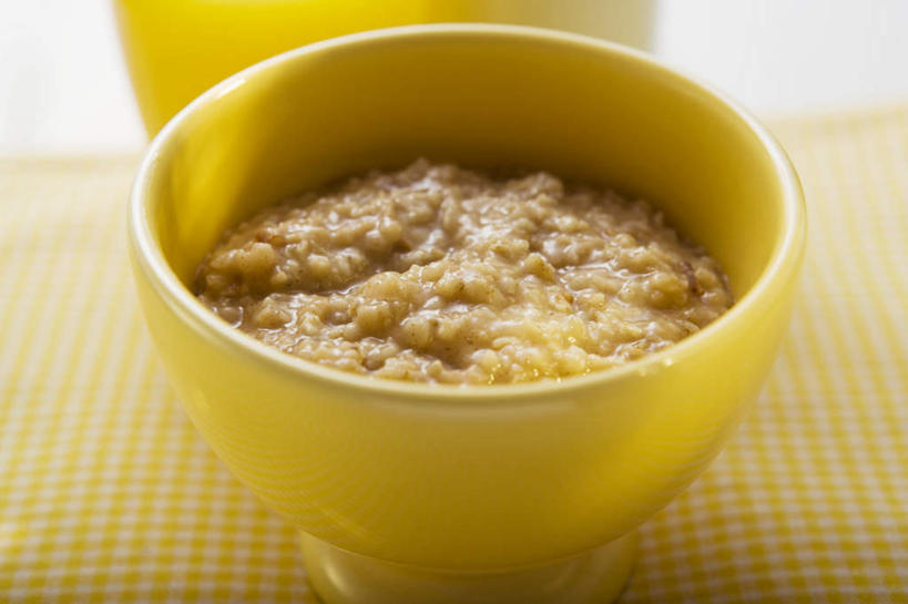 无人,横图,俯视,室内,特写,白天,早餐,餐桌,桌面,桌子,阴影,朦胧,模糊,反射,木制,影子,陶瓷,谷物,食品,陶瓷制品,美食,饮食,一个,黄色,木制品,容器,碗,保健,摄影,影棚,单个,餐台,储藏,麦片,储存,彩图,高角度拍摄,影棚拍摄,早饭,拍摄,贮存