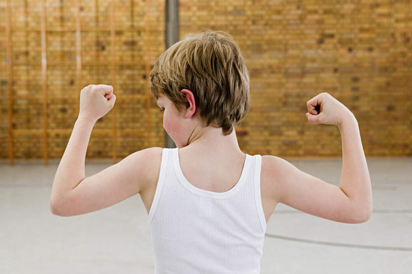 西方人,儿童,脸,头,脸颊,手,健壮,一个人,体育馆,运动场,站,伸展双臂,横图,室内,特写,白天,纯洁,欧洲,欧洲人,双手,仅一个男性,仅一个人,握,阴影,服装,朦胧,模糊,光线,木制,影子,墙,扭头,注视,休闲装,体育场,肩膀,墙壁,墙面,小孩,背面,衣服,木制品,观察,看,站着,转头,仅一个小孩,休闲,手部,休闲服,可爱,童年,童趣,握着,服饰,观看,察看,关注,强健,童真,烂漫,无邪,结实,运动馆,硬朗,天真,男孩,男人,男性,白种人,孩子,头部,脸部,脸蛋,面部,敞开双臂,伸开双臂,展开双肩,站立,张开手臂,张开双臂,半身,彩图,男生