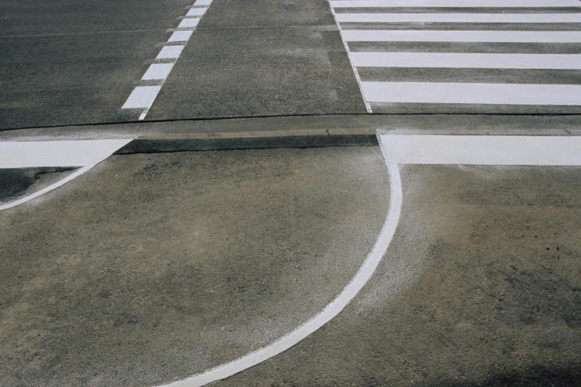 无人,横图,俯视,室外,特写,白天,安全,道路,路,人行横道,公路,人行道,分界线,防护,停车线,交通,保护,车行道,车行道分界线,标线,人行横道线,保险,车行线,保全,周全,安稳,安定,平安,斑马线,马路,彩图,高角度拍摄