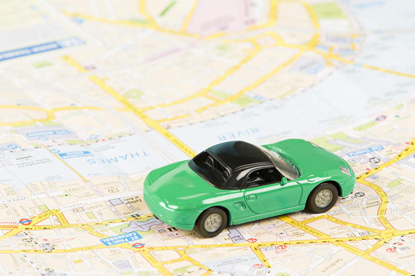 无人,横图,俯视,室内,特写,白天,游戏,道路,汽车,静物,地图,玩具,一辆,信息,英文,标志,文字,字符,字母,交通,玩,方向,娱乐,标识,车,绿色,交通工具,轿车,休闲,益智,摄影,影棚,引导,指引,活动,英文字母,发泄,消遣,智力,载具,宣泄,玩耍,嬉戏,彩图,高角度拍摄,影棚拍摄,拍摄,导航