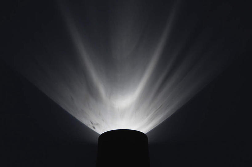 无人,横图,黑白,室外,特写,白天,正面,静物,照明,阴影,黑色背景,光线,影子,灯光,灯,一个,摄影,影棚,单个,照亮,照明设备,手电筒,电筒,手电,影棚拍摄,拍摄