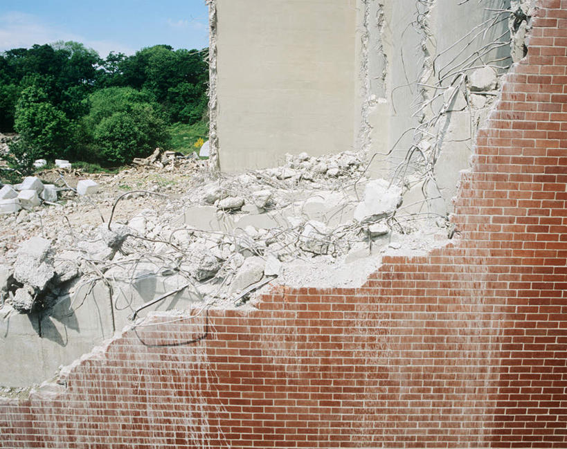 无人,家,横图,室外,白天,正面,植物,一堆,堆叠,堆积,房屋,屋子,云,云朵,凌乱,云彩,楼房,住宅,树,树木,蓝色,绿色,白云,蓝天,天空,自然,建筑工地,天,生长,晴朗,成长,堆,混乱,毁灭,地盘,建筑地盘,施工地盘,纷乱,缭乱,庞杂,消灭,扑灭,覆灭,晴空,彩图,房子,工地