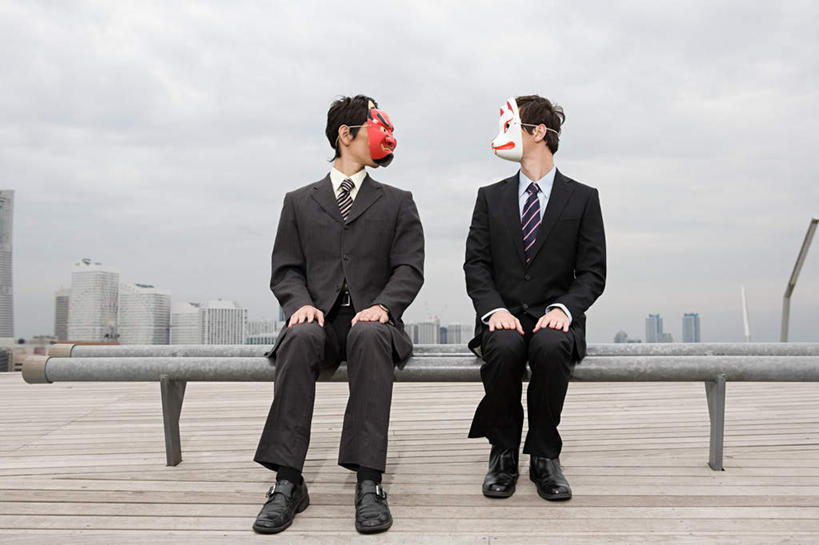 东方人,两个人,伙伴,朋友,商务人士,商务男性,高楼大厦,坐,横图,全景,室外,白天,正面,衬衫,友谊,办公楼,合作,团队,天际线,大厦,建筑,摩天大楼,写字楼,椅子,亚洲,阴影,套装,光线,面具,影子,云,云朵,领带,云彩,注视,黄种人,相视,蓝色,白云,蓝天,天空,阳光,楼宇,天,观察,看,面对面,商务楼,战略,晴朗,观看,对视,察看,象征,庄重,关注,相对,商务装,身份,工薪阶层,相看,联合,合谋,正式,地位,配合,协作,男人,男性,年轻男性,亚洲人,白领,上班族,晴空,坐着,彩图,全身,衬衣,大楼,高层建筑,高楼,摩天楼