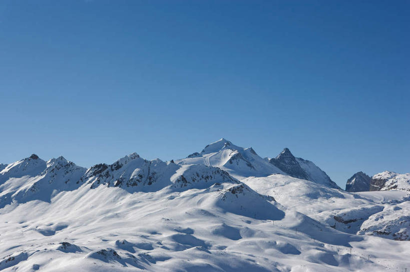 无人,横图,室外,白天,正面,旅游,度假,美景,山,雪,雪山,大雪,法国,欧洲,阴影,光线,影子,冰,积雪,景观,山峰,雪景,冬季,冬天,山峦,娱乐,蓝色,蓝天,天空,阳光,自然,天,享受,休闲,景色,放松,寒冷,晴朗,冰冷,自然风光,万里无云,法兰西共和国,法兰西第五共和国,严寒,冰凉,酷寒,凛冽,凛凛,极冷,伊泽尔省,晴空,晴空万里,彩图,罗讷.阿尔卑斯,罗讷.阿尔卑斯大区