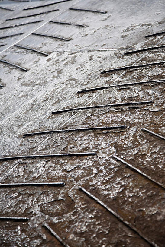 无人,竖图,俯视,室外,特写,白天,金属制品,阴影,粗糙,生锈,反射,纹路,金属,纹理,影子,腐蚀,侵蚀,毛糙,肌理,腐化,锈迹斑斑,彩图,高角度拍摄,粗拙