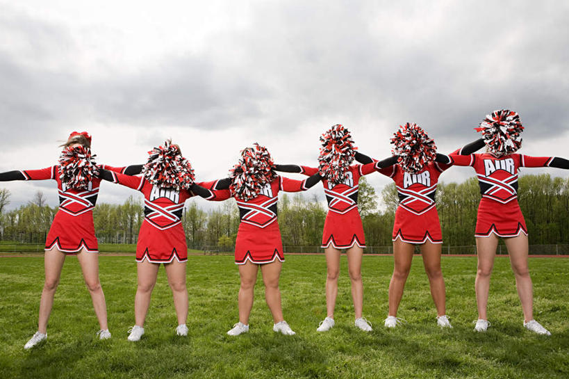 西方人,伙伴,朋友,站,伸展双臂,横图,室外,白天,正面,裙子,友谊,草地,草坪,植物,欧洲,欧洲人,一排,连衣裙,整齐,云,云朵,许多人,云彩,草,树,树木,排列,蓝色,绿色,白云,蓝天,天空,自然,天,站着,一群人,同学,遮,遮掩,生长,晴朗,成长,掩盖,遮挡,校友,队列,遮盖,掩饰,同窗,学友,拉拉花,拉拉球,啦啦花,啦啦球,友情,年轻女性,女人,女性,白种人,晴空,敞开双臂,伸开双臂,展开双肩,站立,张开手臂,张开双臂,彩图,全身