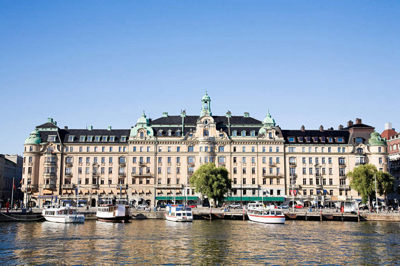 无人,家,码头,横图,室外,白天,正面,度假,河流,美景,水,植物,别墅,城市风光,标志建筑,城市,地标,港口,建筑,轮船,船,欧洲,许多,波纹,飞溅,溅,液体,房屋,屋子,河水,景观,水滴,水流,公寓,建筑群,娱乐,建设,洋房,楼房,住宅,水珠,树,树木,蓝色,绿色,蓝天,水纹,天空,自然,船尾波,交通工具,波浪,天,享受,休闲,景色,放松,生长,晴朗,成长,斯堪的纳维亚,喷洒,载具,北欧,斯堪的那维亚,斯堪的那维亚半岛,斯堪的纳维亚半岛,万里无云,晴空,晴空万里,彩图,房子,摆渡口,埠头,渡口,渡头,港湾,海港,货运码头,口岸,商港