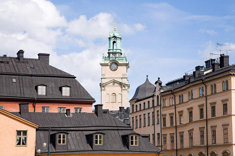 无人,家,横图,室外,白天,仰视,度假,美景,城市风光,城市,欧洲,时间,时钟,房屋,屋子,景观,云,云朵,公寓,钟楼,计时,云彩,娱乐,洋房,楼房,住宅,蓝色,白云,蓝天,天空,钟表,天,享受,休闲,表,景色,放松,晴朗,斯堪的纳维亚,北欧,斯堪的那维亚,斯堪的那维亚半岛,斯堪的纳维亚半岛,塔钟,钟,晴空,彩图,低角度拍摄,房子