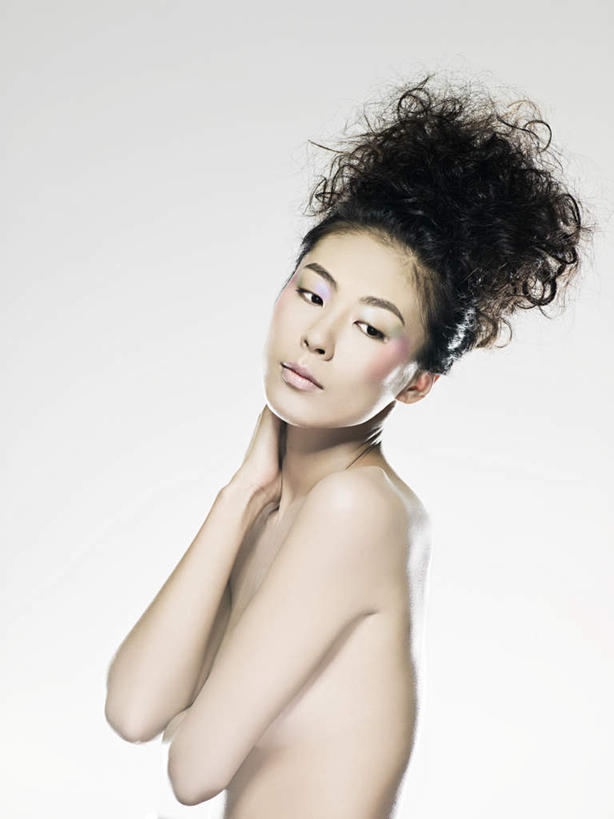 东方人,脸,头,脸颊,脖子,一个人,摸,竖图,室内,特写,白天,白色背景,侧面,亚洲,仅一个年轻女性,仅一个女性,仅一个人,抚摸,注视,黄种人,裸露,肩膀,观察,看,遮,遮掩,摄影,影棚,赤裸,观看,察看,掩盖,遮挡,关注,裸,遮盖,掩饰,尤物,年轻女性,女人,女性,亚洲人,头部,脖,颈,颈部,脸部,脸蛋,面部,触摸,接触,半身,彩图,影棚拍摄,拍摄,佳丽,美人